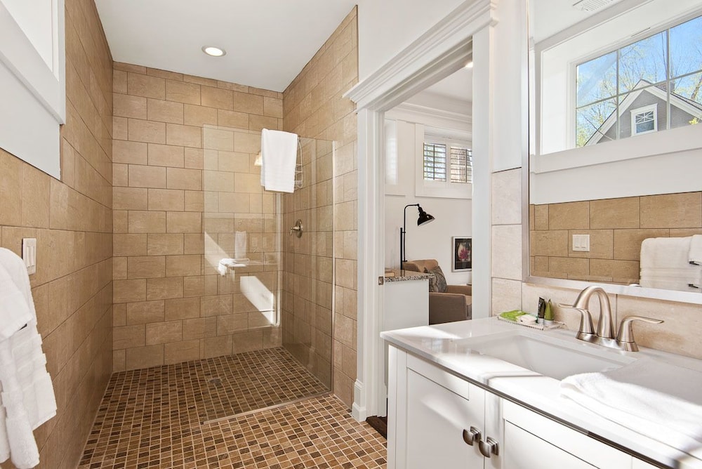 Oak Street Mansion - photo 28