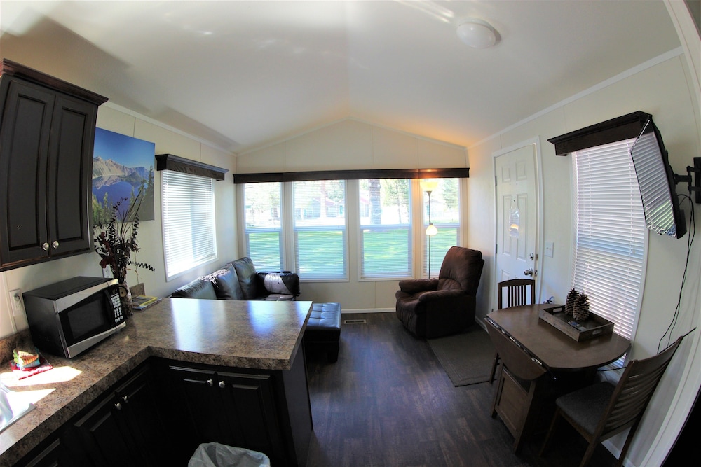 Crater Lake Resort - photo 36