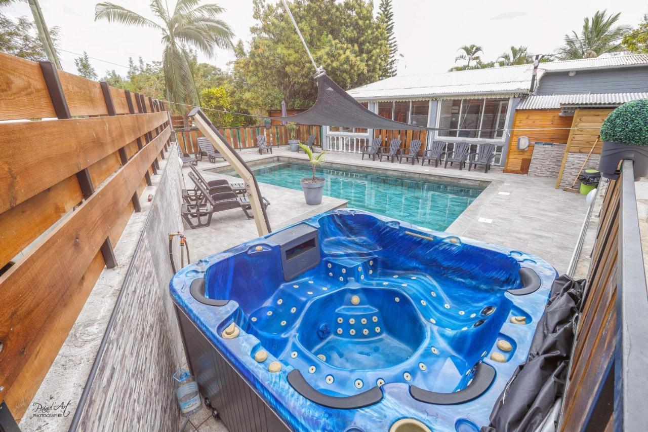 L’avocat 1 avec piscine chauffée et jacuzzi a partager in Le Tampon, Réunion