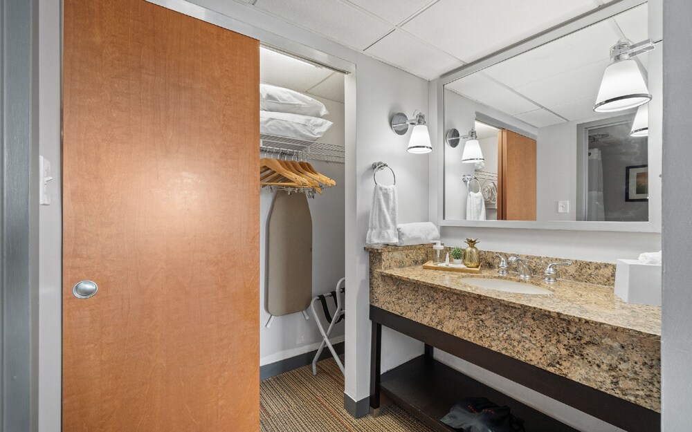 Four Points by Sheraton Charlotte - photo 39
