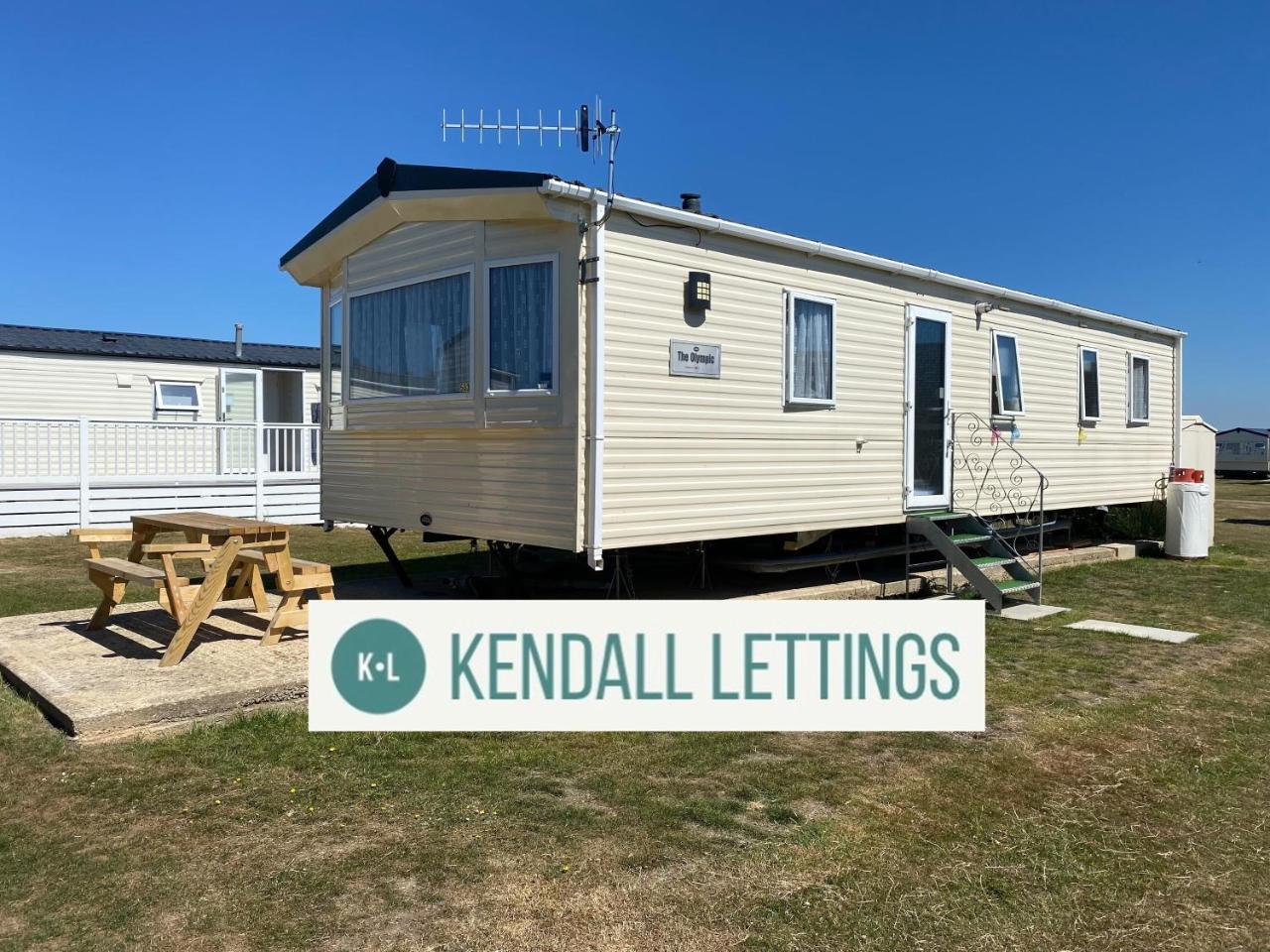 Amble Retreat Seal Bay Resort in Selsey, United Kingdom