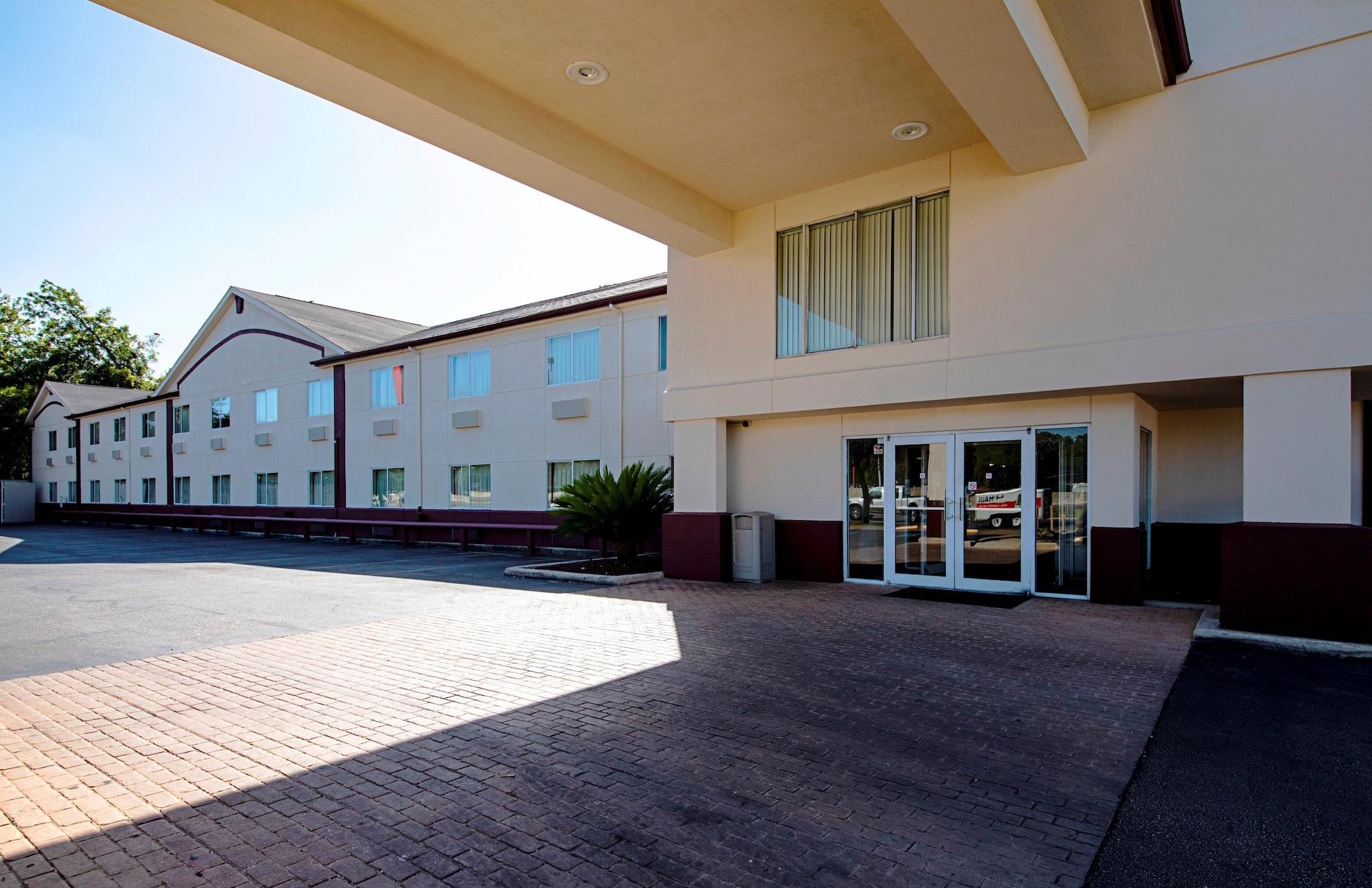 Red Roof Inn San Marcos - photo 9