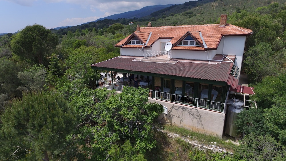 Idakoy Ciftlik Evi in Edremit, Turkey