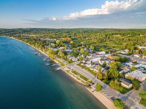 Inn at Beulah Beach on Crystal Lake - photo 41