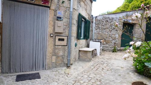 9 Cimo da Aldeia - carbon neutral hotel in Unknown City