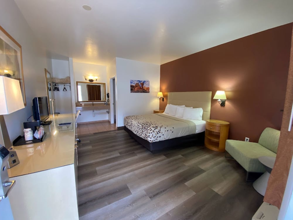 Adventure Inn & Motel - photo 9