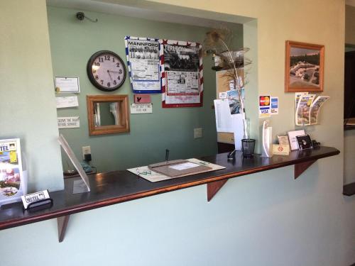 Lake Shore Motel - photo 38