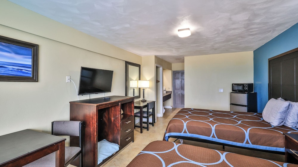 Driftwood Beach Motel - photo 45