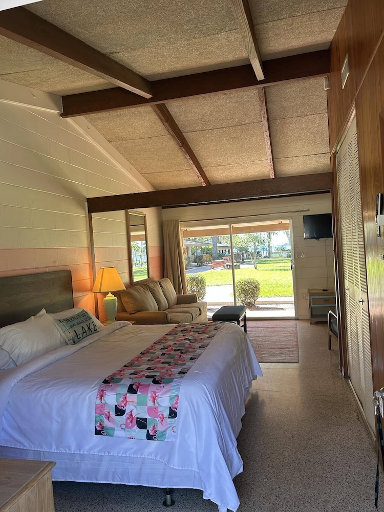 Tropical Resort & Marina on Lake Beresford - photo 5