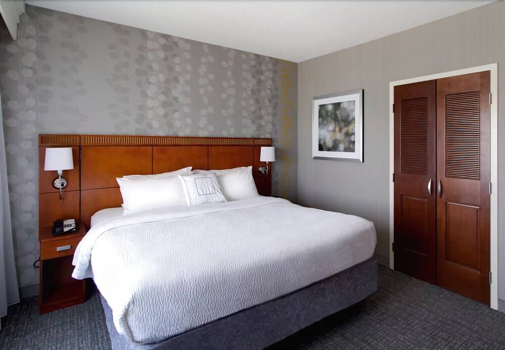 Courtyard by Marriott Salina - photo 10