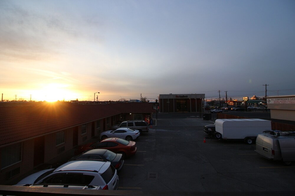 Sunland Inn - photo 16