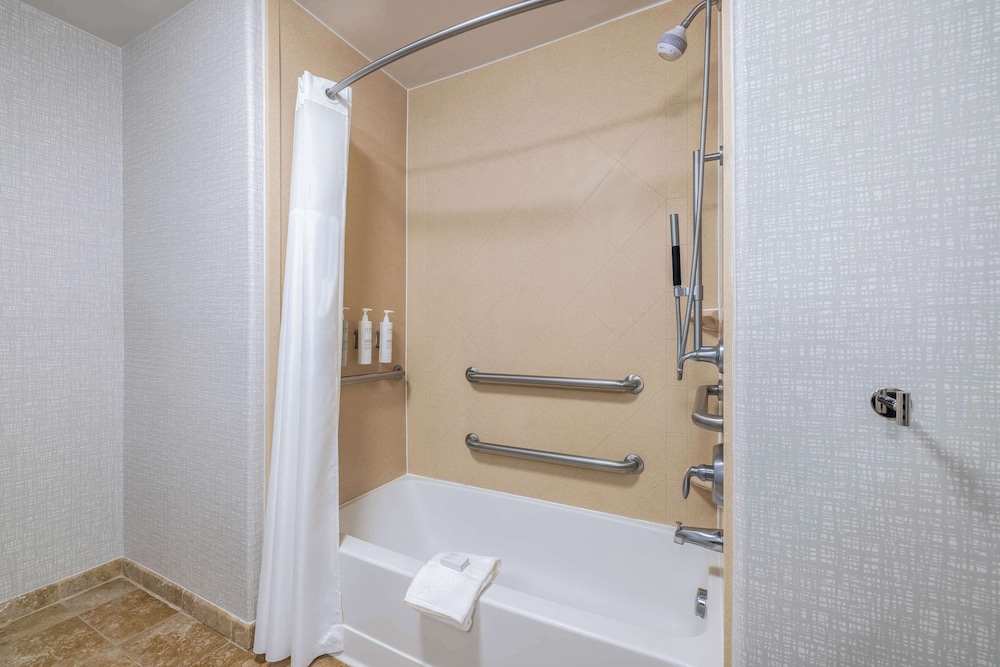Hampton Inn & Suites Brenham - photo 27