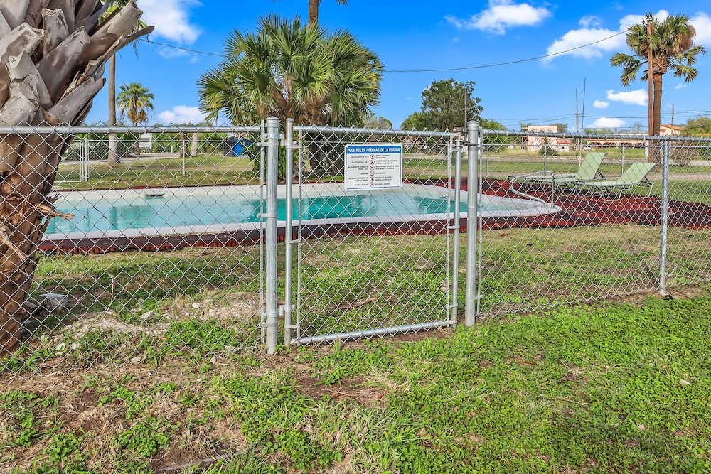 Mathis Motel - photo 13