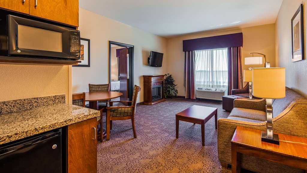 Best Western Plus Carousel Inn & Suites - photo 16