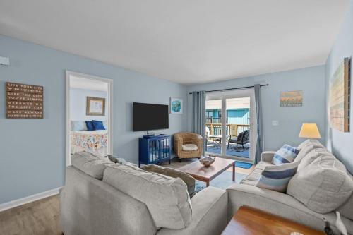 The Coastal Nest — Carolina Beach — photo 2