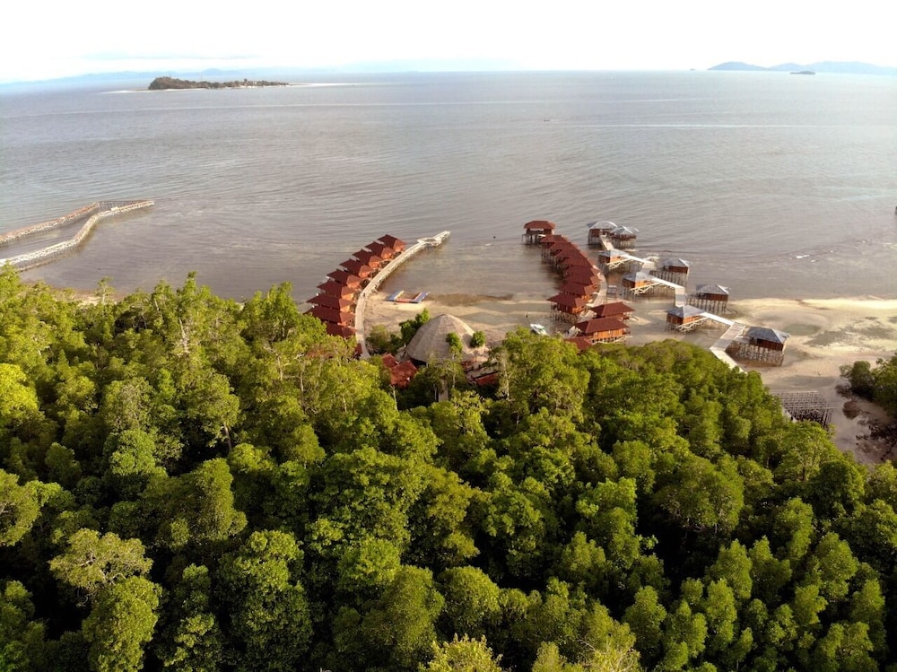 Korpak Villa & Resort Raja Ampat — hotel in Waisai