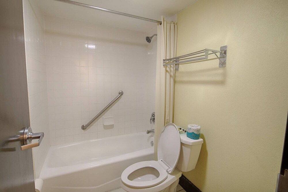 115 Little Harbor Inn - photo 8