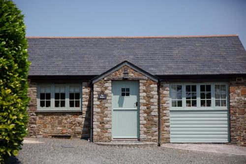 Stables — Bude — photo 2