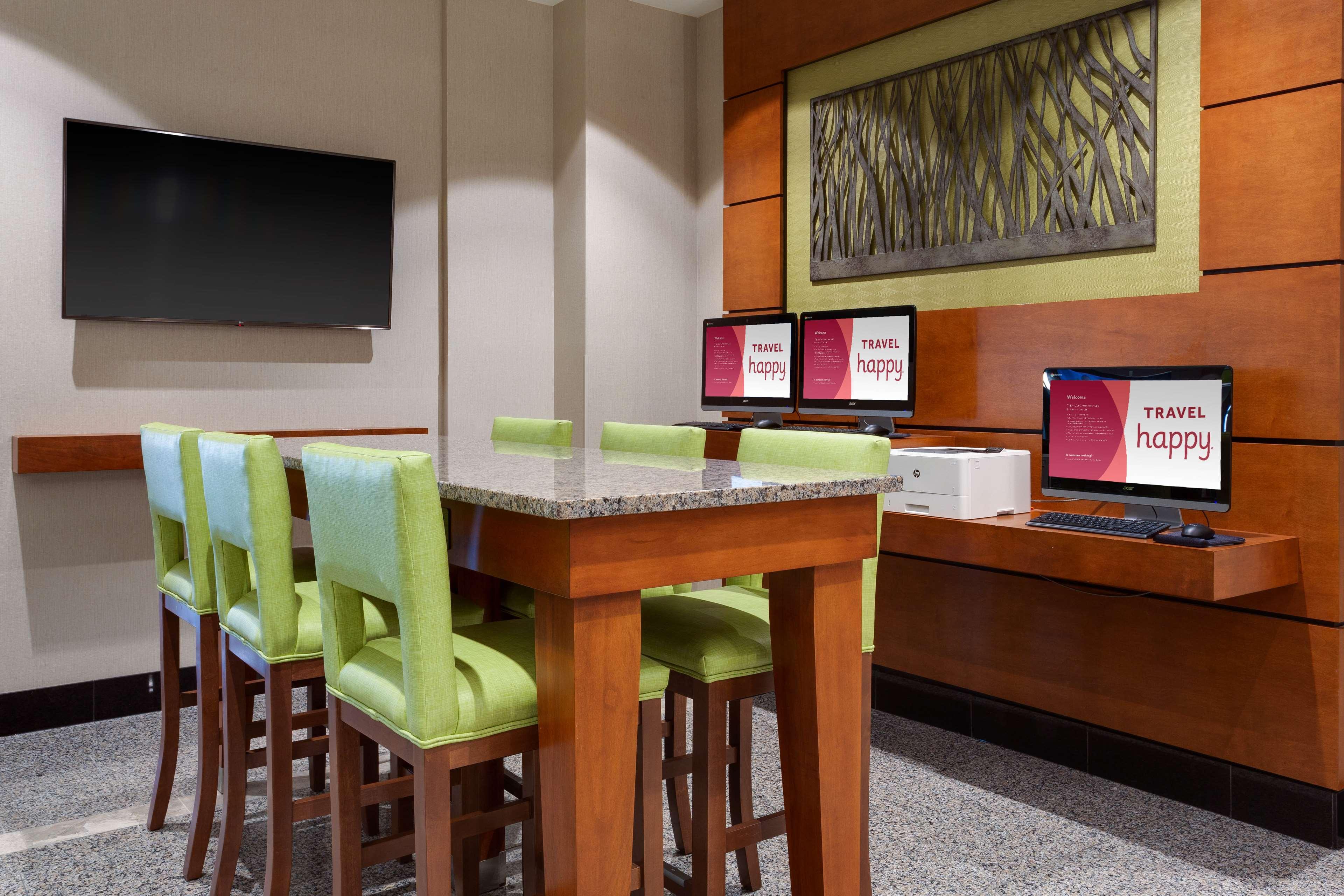 Howard Johnson Inn Columbia - photo 38
