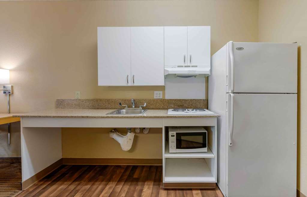 Extended Stay America Select Suites Grand Rapids Kentwood - photo 15