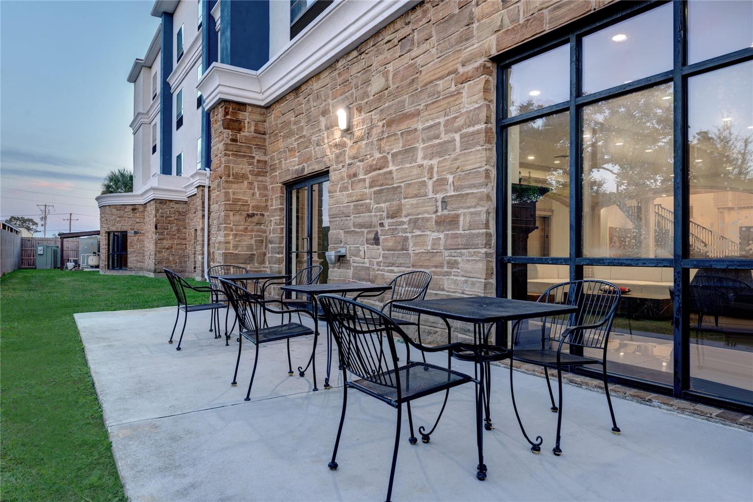 Wyndham Lake Charles - photo 42