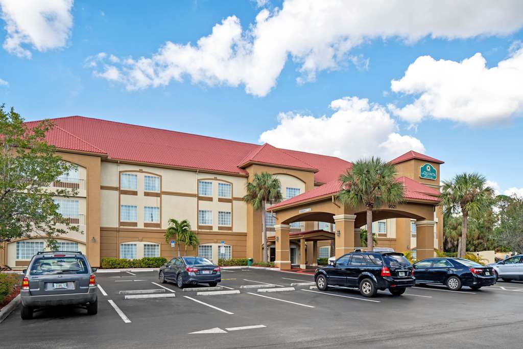 La Quinta Inn and Suites Fort Myers I 75 - photo 2