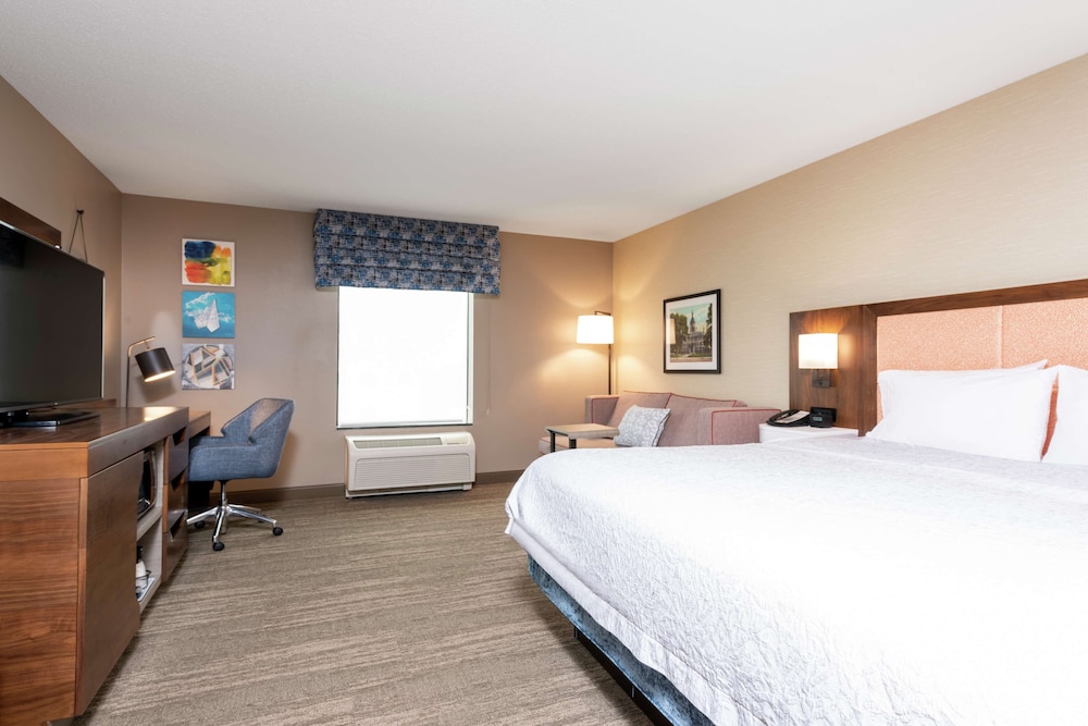 Hampton Inn & Suites Marshalltown - photo 13