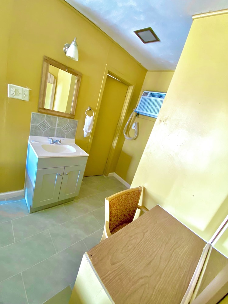 Tropic Motel - photo 7