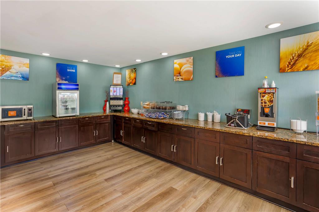 Comfort Inn & Suites Mt. Holly Westampton - photo 44