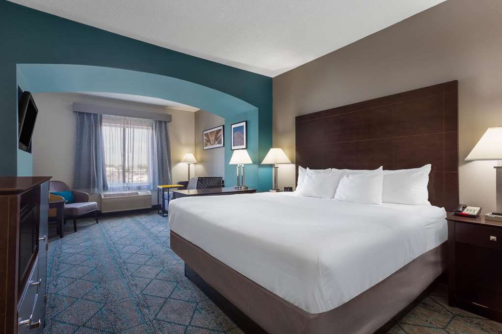 La Quinta Inn & Suites by Wyndham Columbus West Hilliard - photo 27