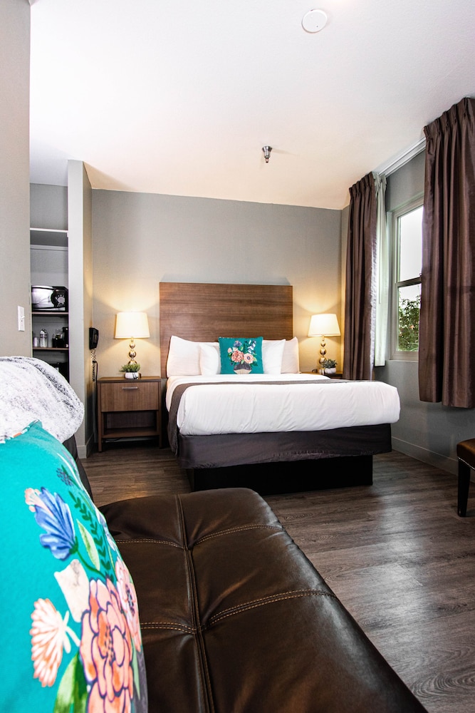 Urban Boutique Hotel - photo 20