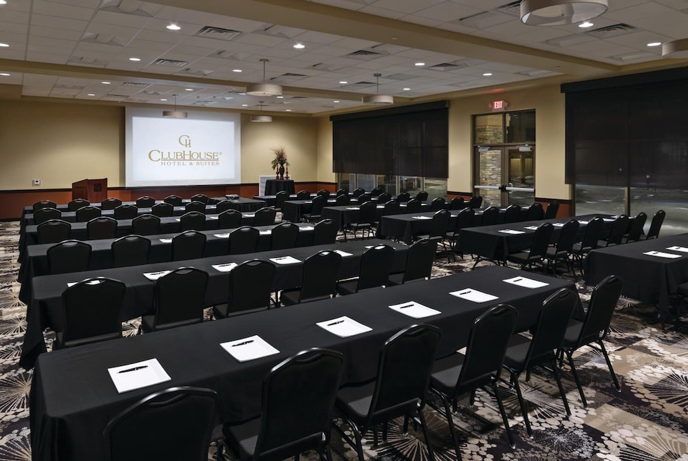 ClubHouse Hotel & Suites Fargo - photo 37