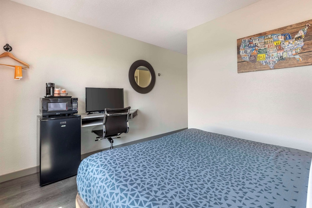 Greenville Pelham Inn by IHG - photo 17