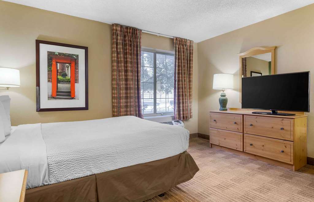 Extended Stay America Suites Houston Galleria Uptown - photo 7
