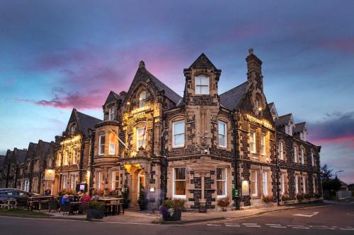 The Victoria Hotel — hotel in Bamburgh