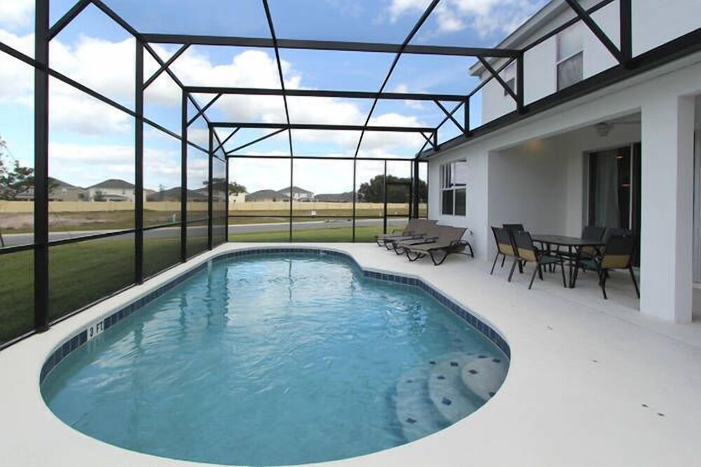 Sonoma House — 4-Star Luxury Hotel in Kissimmee, United States