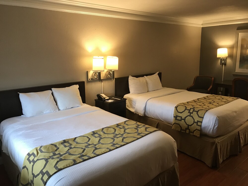 Casa Bella Inn & Suites - photo 7