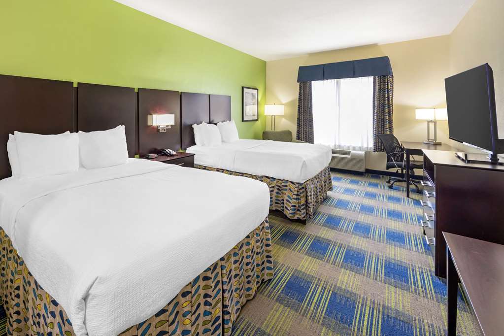 Best Western Plus Pratt - photo 19