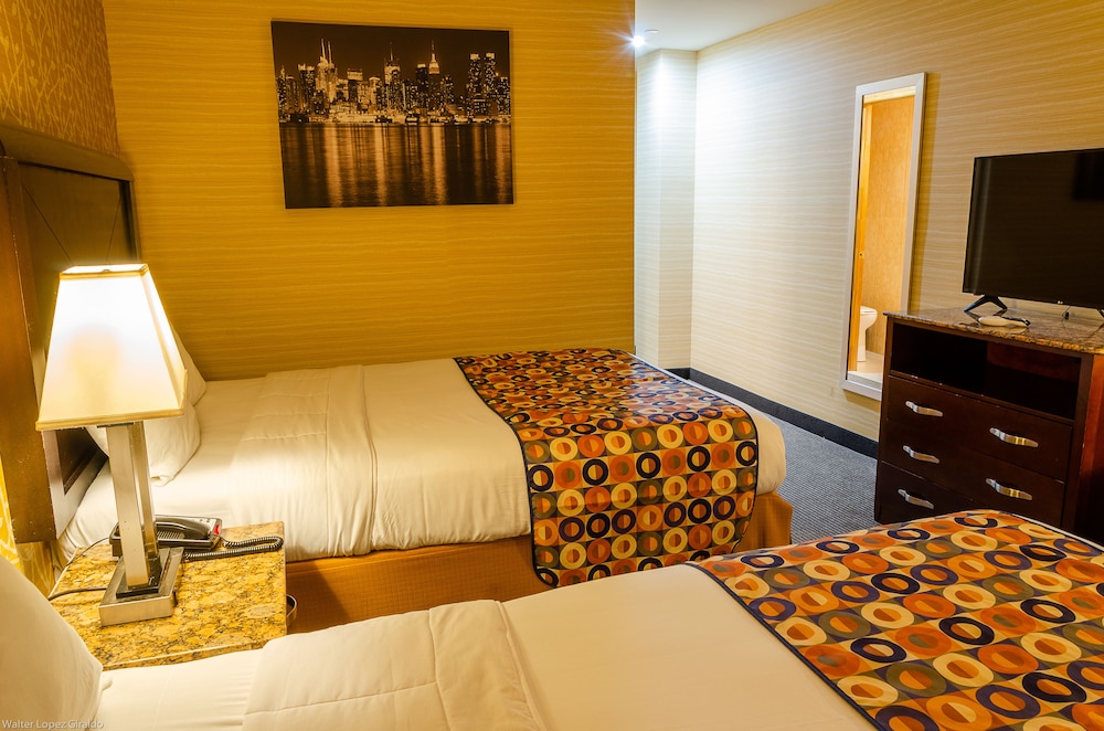 Elmhurst Hotel - photo 11