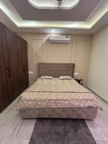 Beauty Living in Kharar, India