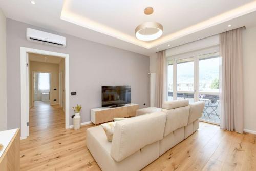Garda Relax Apartment — 4-Star Luxury Hotel in Salo, Italy