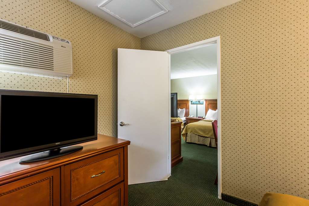 Quality Inn Near China Lake Naval Station - photo 22