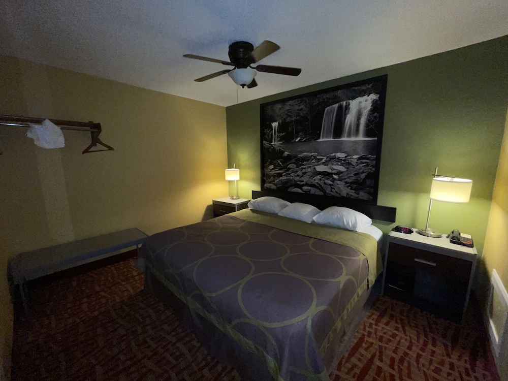 Super 8 by Wyndham Van Buren Ft. Smith Area - photo 16