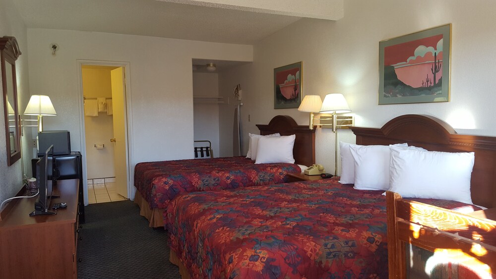 Desert Inn - photo 6