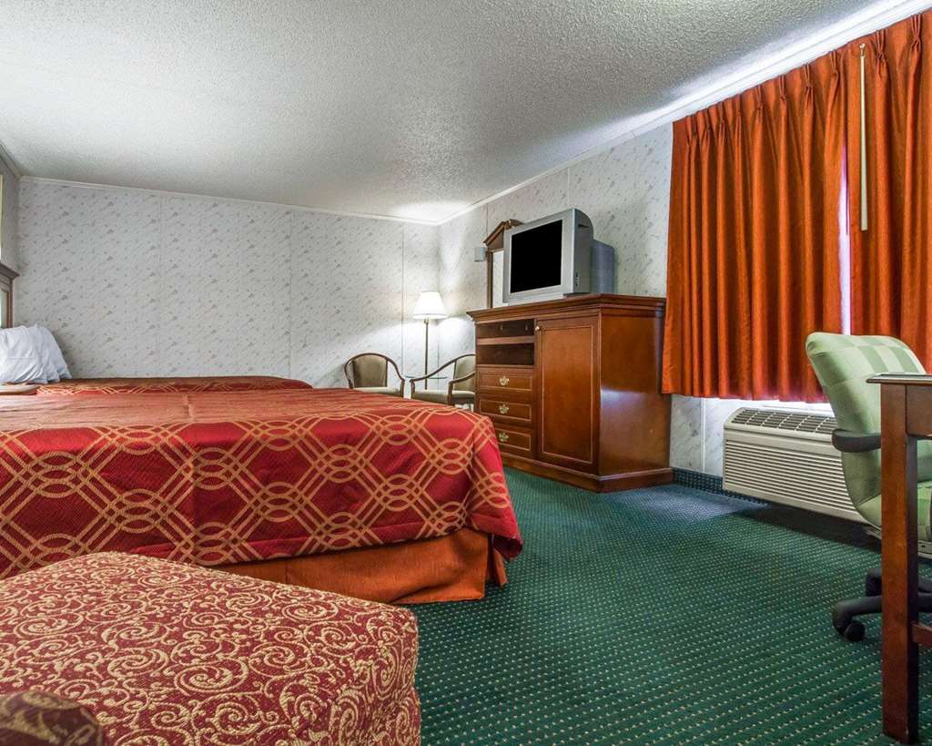 Rodeway Inn & Suites Brunswick near Hwy 1 - photo 13
