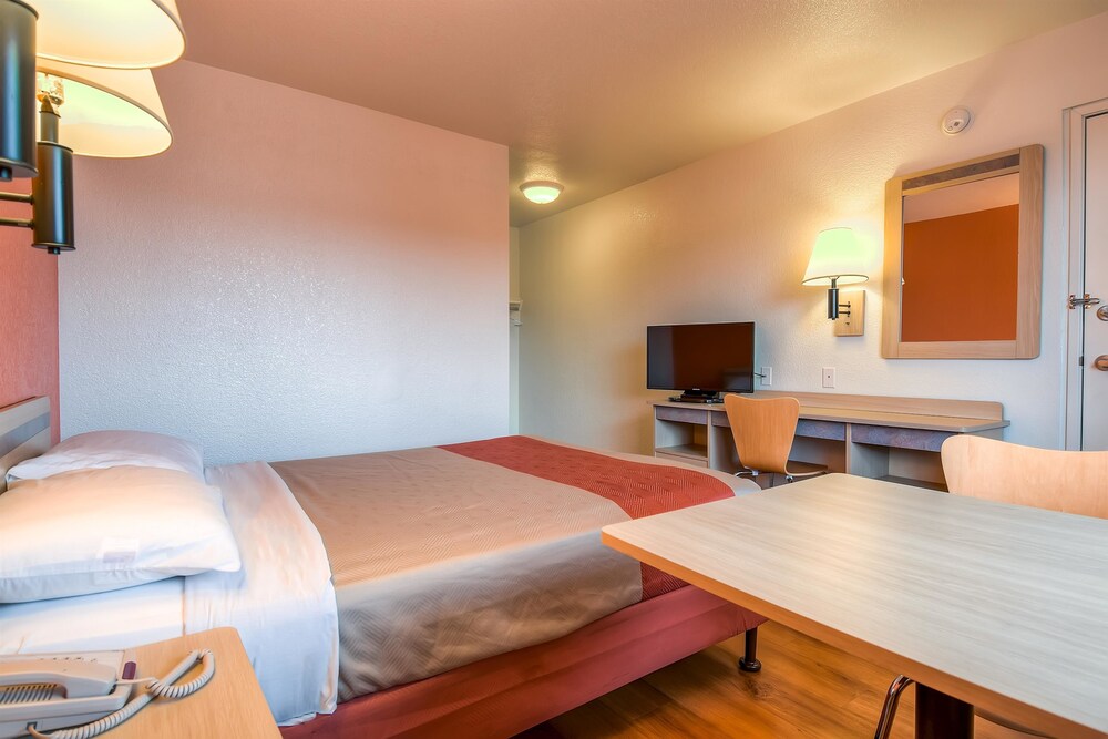 Motel 6 Los Angeles Whittier - photo 10