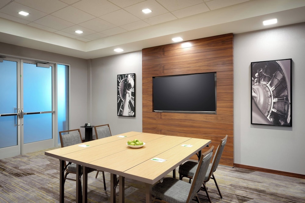 Courtyard by Marriott Los Angeles LAX Hawthorne - photo 34