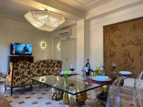 Fancy House — 4-Star Luxury Hotel in Reggio Calabria, Italy