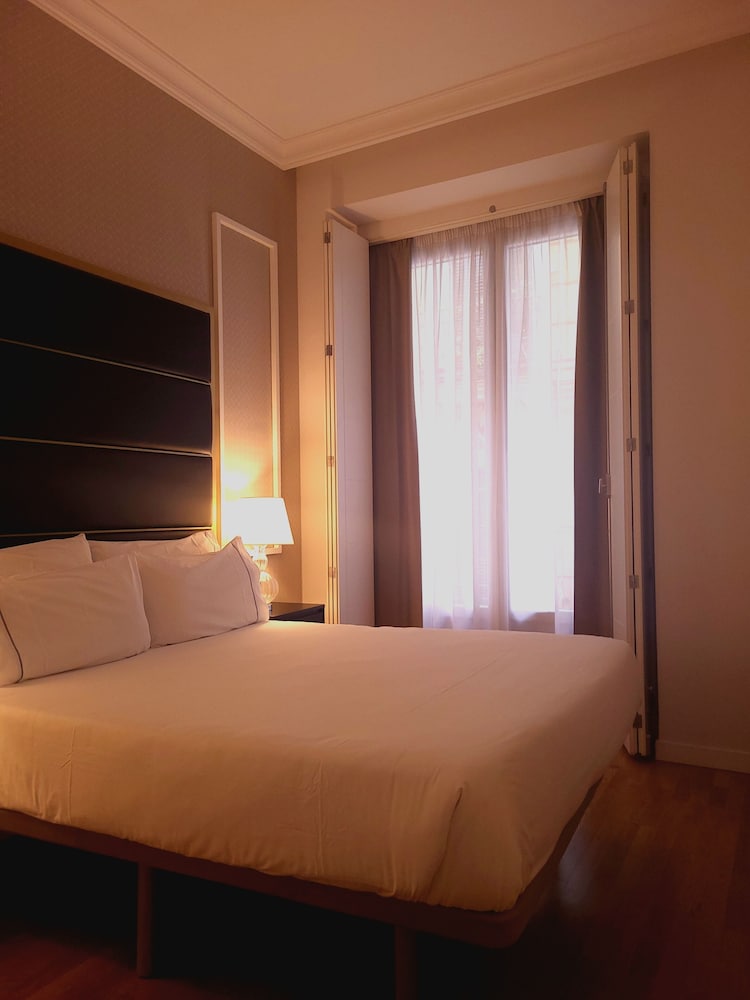 L&H Gran Via Selection — Madrid — photo 4