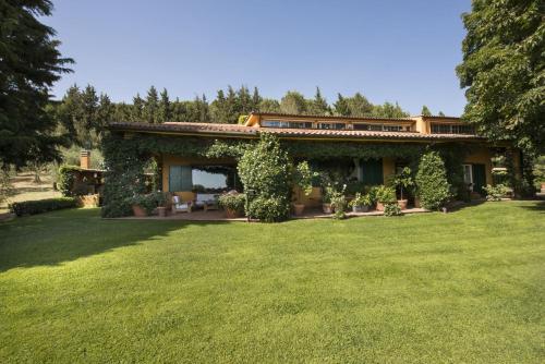 Villa Calandrina — 4-Star Luxury Hotel in Sutri, Italy